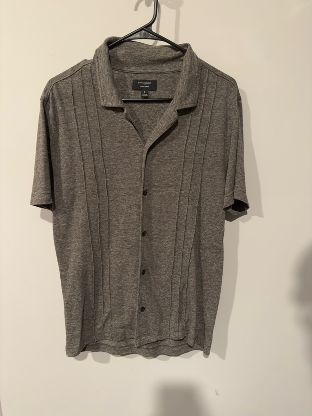 Banana Republic Men’s Linen Blend Short-Sleeve Button Shirt